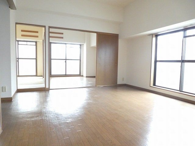 居室・リビング　広いリビング12.4帖です。