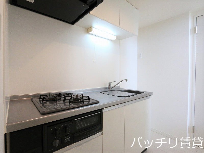 キッチン　画像は別号室の為、現状優先となります。