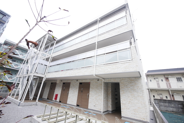 建物外観　★お部屋探しは住まナビＮＥＸＴ（０４６－２３６－３９３９）ま