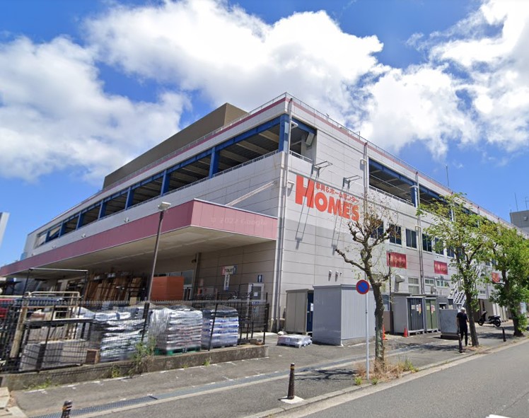 ホームセンター　島忠ホームズ（ホームセンター）まで853m