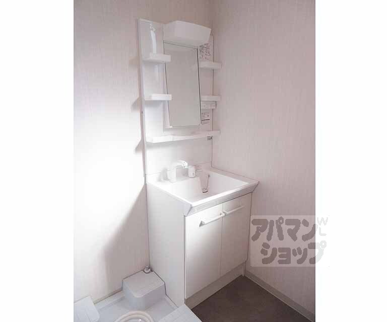 洗面設備　独立洗面台。