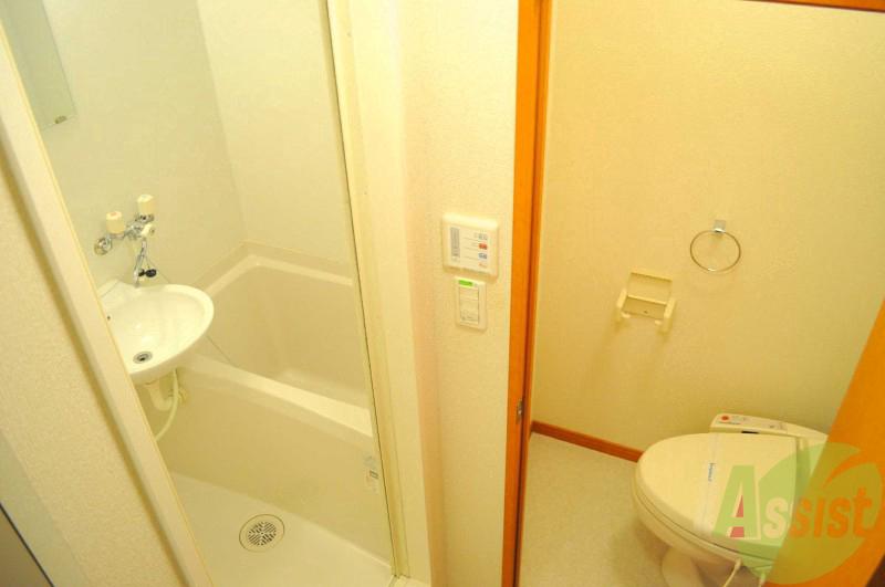その他　トイレとお風呂もわかれてます