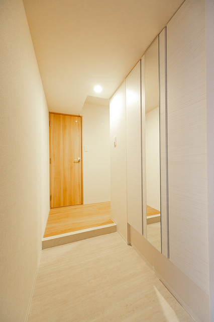 玄関　※写真は同タイプ住戸です。