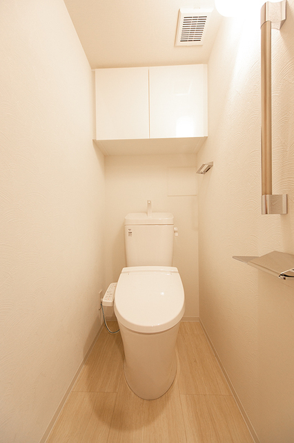 トイレ　※写真は同タイプ住戸です。