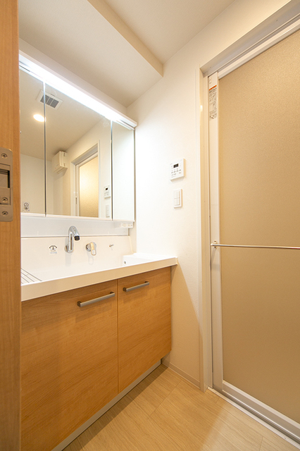 洗面設備　※写真は同タイプ住戸です。