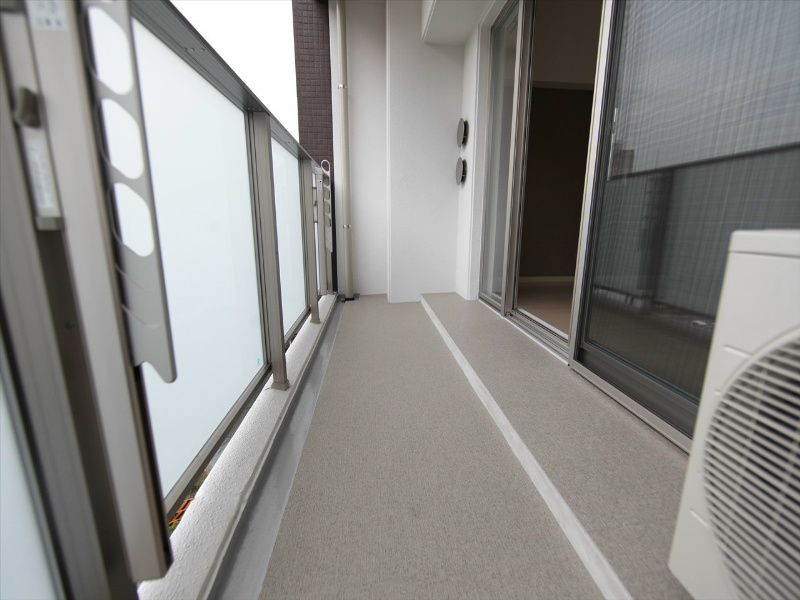 バルコニー　南面バルコニー　別部屋イメージ写真