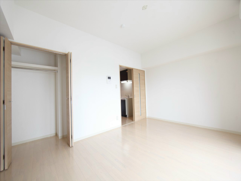 居室・リビング　洋室9.8帖　クローゼット付　別部屋イメージ写真