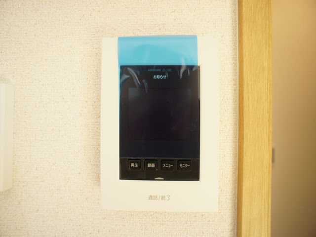 セキュリティ　訪問者の確認ができるTVドアホン付きです♪