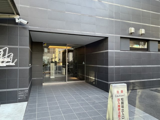 エントランス　清潔なエントランスです