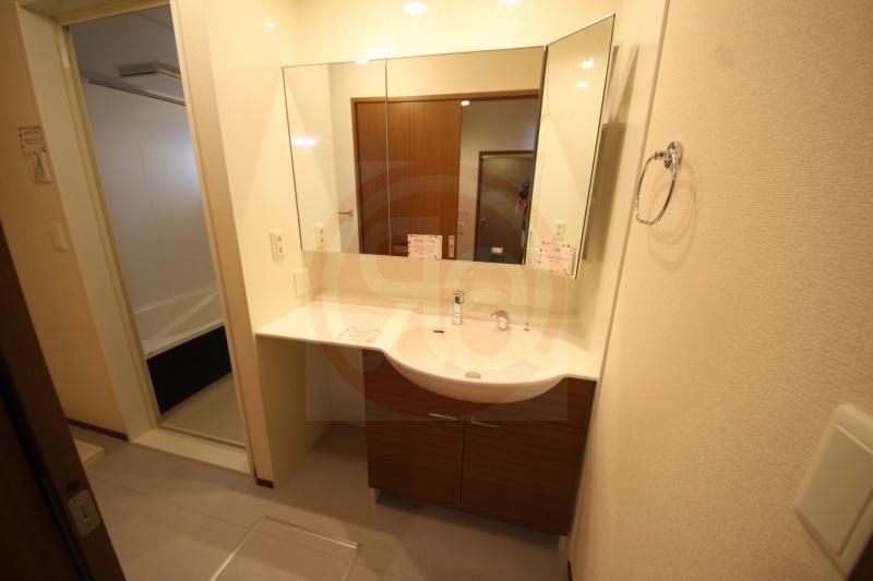 洗面設備　朝の身支度には欠かせない独立洗面化粧台