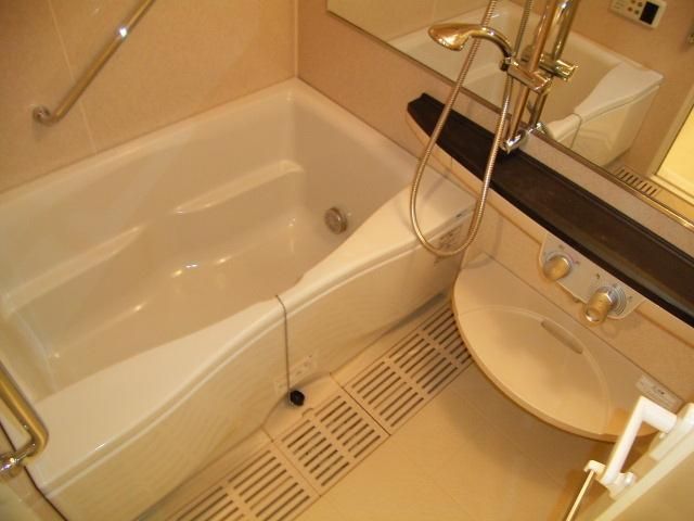 バス・シャワールーム　★ゆったりバスルーム★
