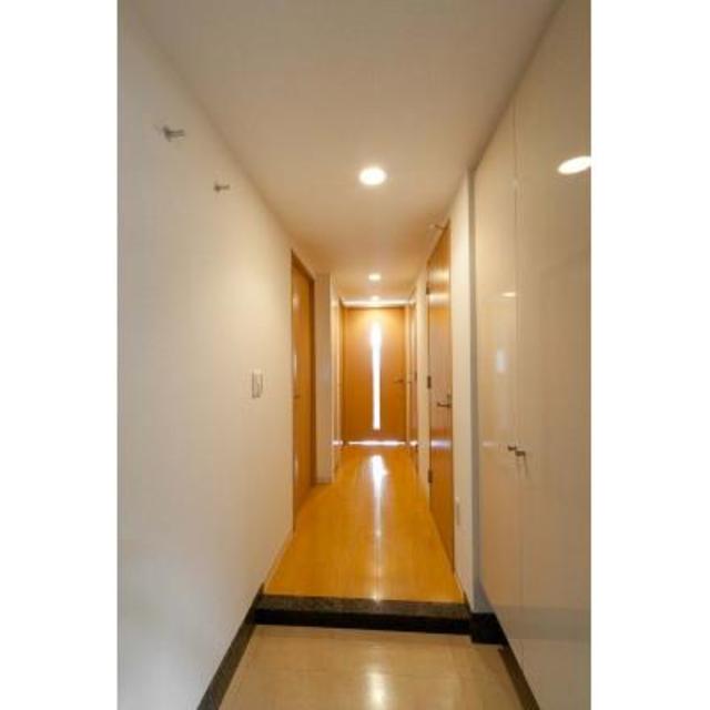 玄関　※写真は同タイプ住戸です。