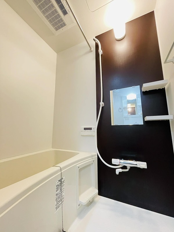 バス・シャワールーム　同建物の別部屋の写真です。