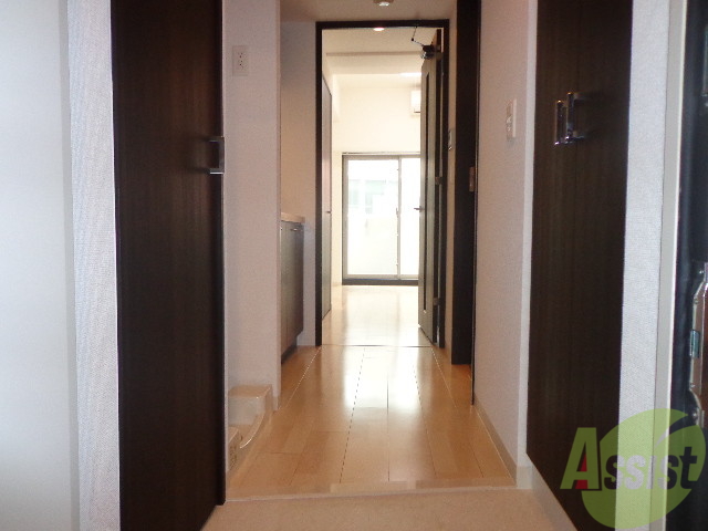 玄関　玄関にはシューズボックスもついてるので、玄関周り片付きますね