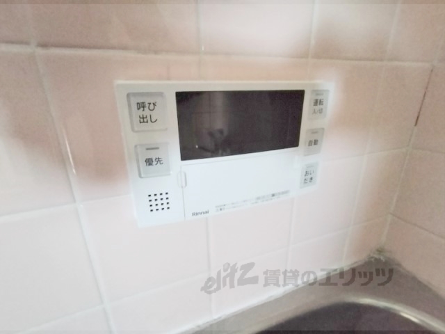 その他設備　給湯器リモコン