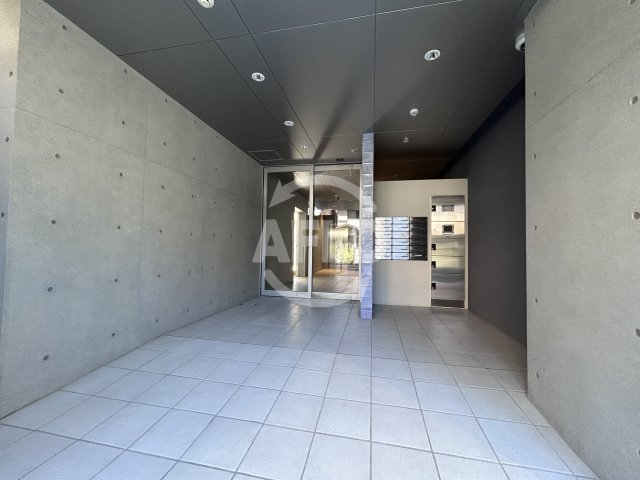 エントランス　レジリエント江坂穂波町　エントランス