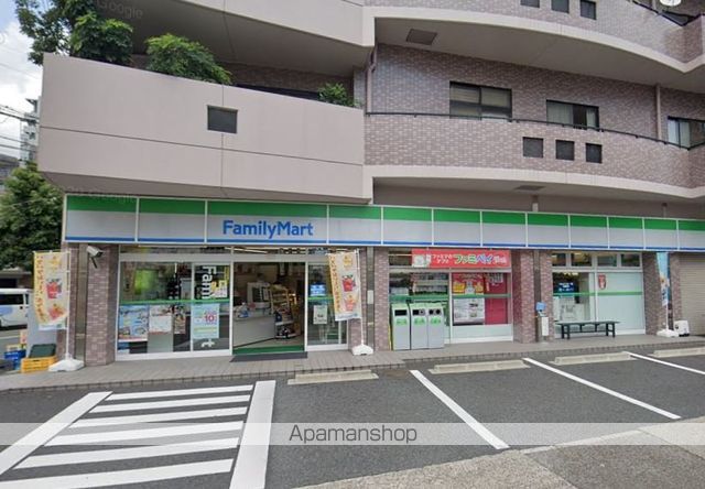 コンビニ　ファミリーマート（コンビニ）まで380m