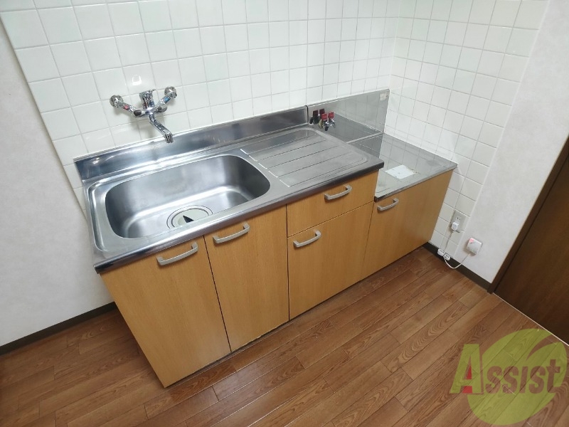 キッチン　キッチンです。一人暮らしなら十分な大きさですね。