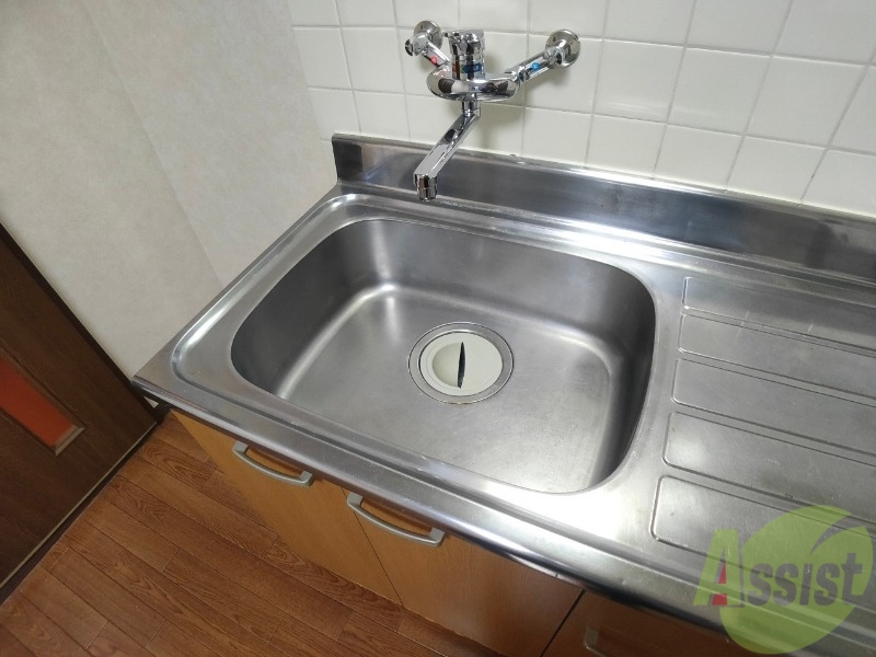 洗面設備　洗面台はありませんがこちらで洗顔などができます。