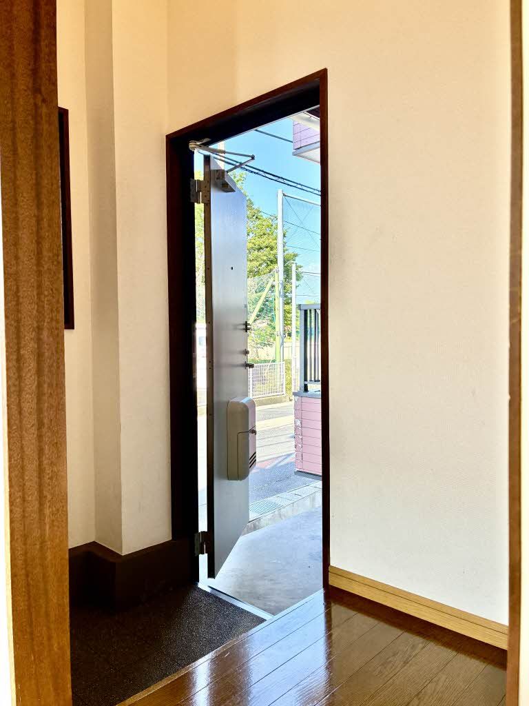 カーム行徳の玄関写真