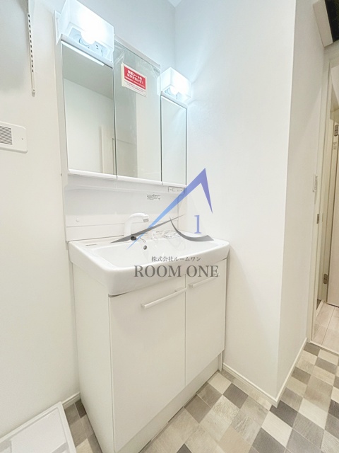 洗面設備　独立洗面台です。