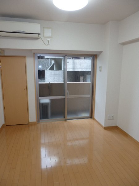 居室・リビング　反転タイプ