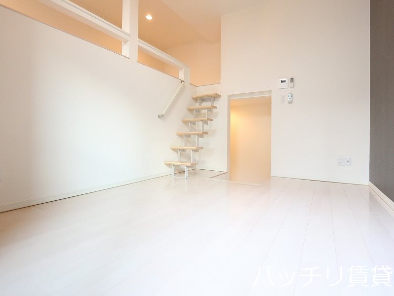 居室・リビング　同型タイプの為、現状を優先致します。