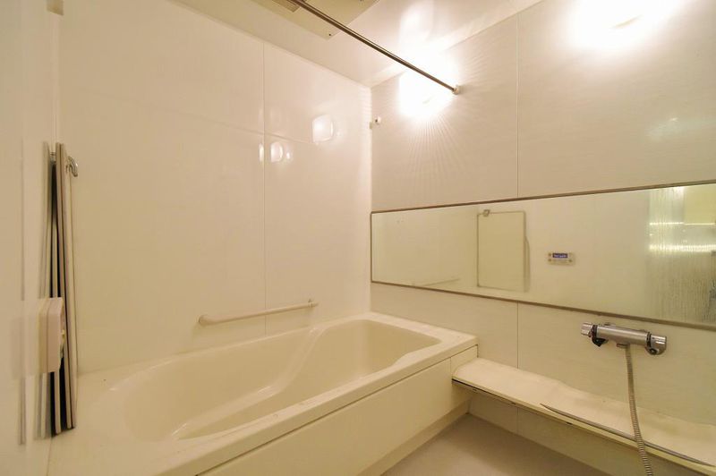 バス・シャワールーム　写真は同タイプ住居です。