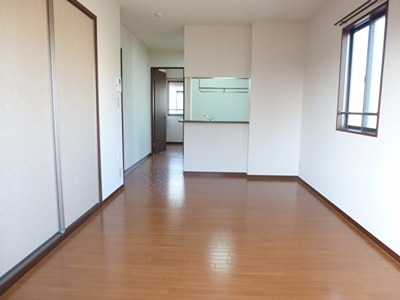 居室・リビング　日当たり良好です。