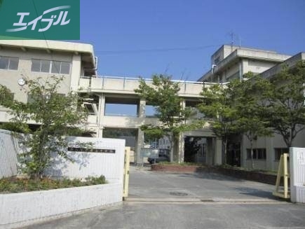 中学校　岡山市立操山中学校（中学校）まで529m