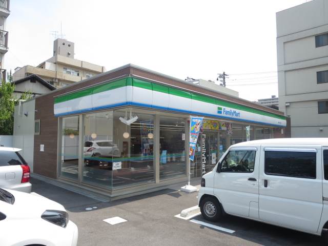 コンビニ　ファミリーマート堺町二丁目店（コンビニ）まで78m