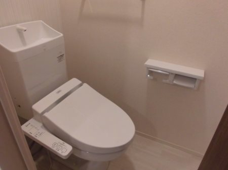 トイレ　温水洗浄便座