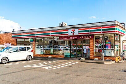 コンビニ　セブンイレブン札幌北29条店（コンビニ）まで583m