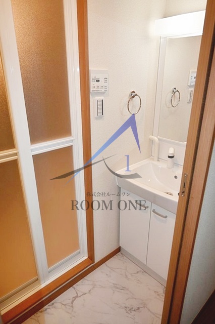 洗面設備　洗面台です。