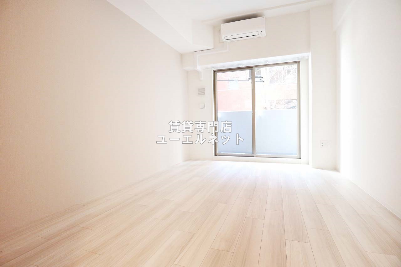 居室・リビング　ゆったりとくつろげる、落ち着きのある居室空間です