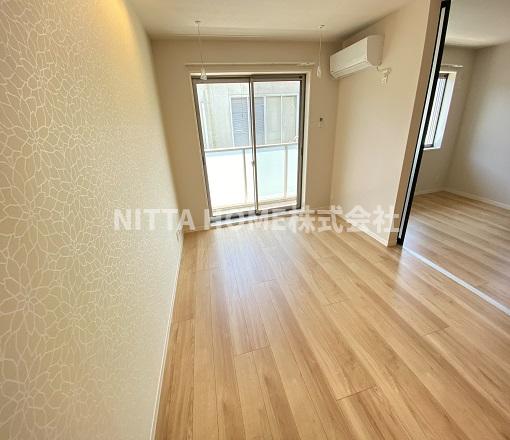 その他部屋・スペース　アクセントクロスがお洒落なフローリング☆彡