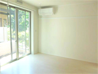 その他部屋・スペース　広くて明るい寝室