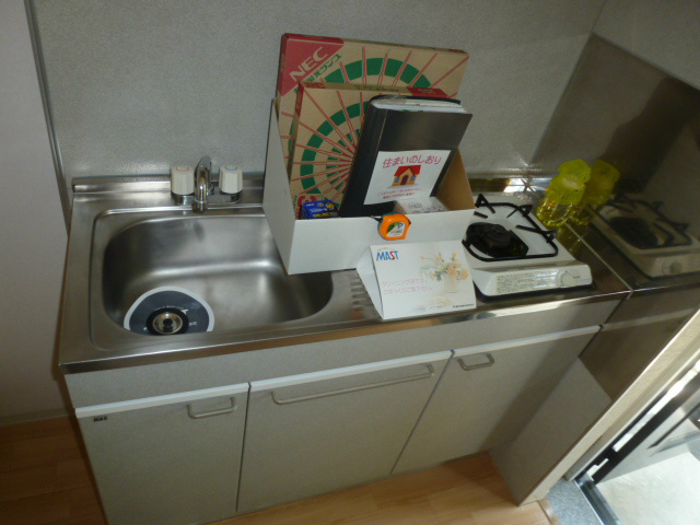 キッチン　写真は101号室です（参考）