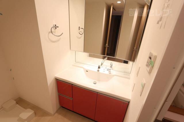 洗面設備　洗面脱衣スペースです。