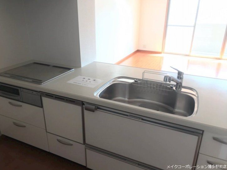 キッチン　※入居中の為別部屋写真使用現状優先