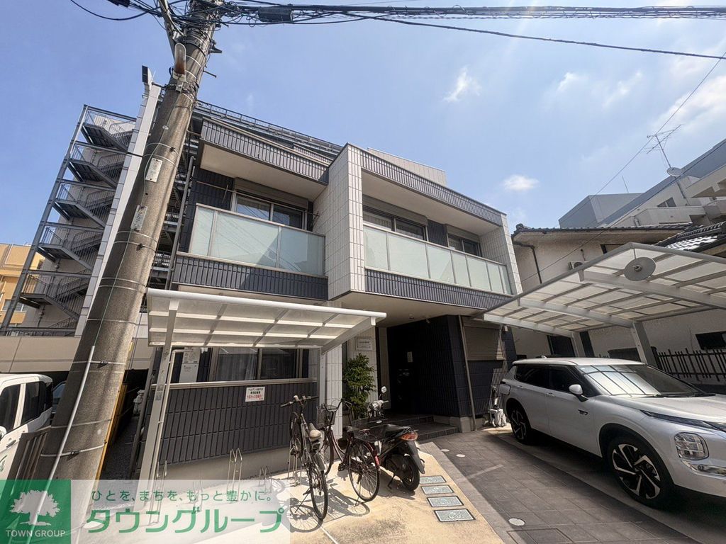 建物外観　駐車場