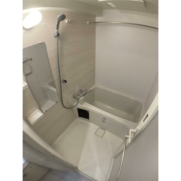 バス・シャワールーム　浴室乾燥機付きで便利です！