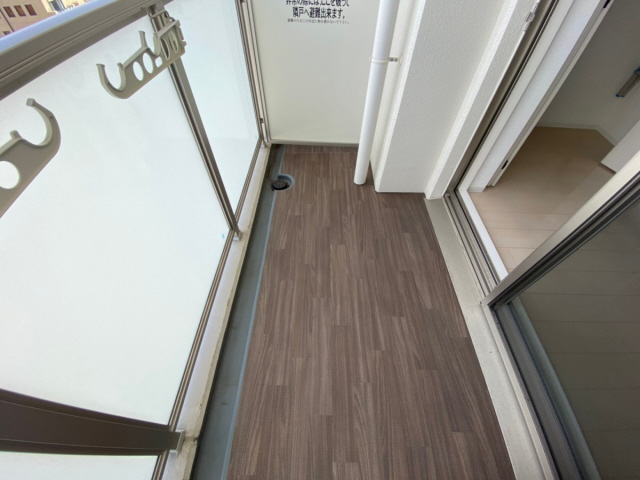 バルコニー　バルコニーからの眺めを楽しみながら食事をしませんか