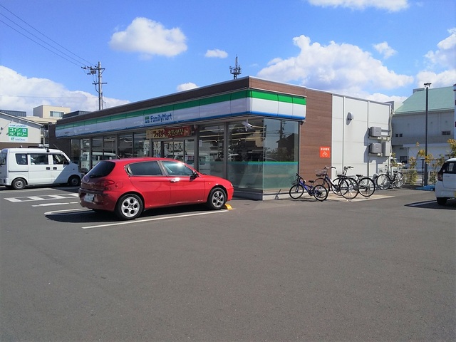 コンビニ　ファミリーマート　松山南斎院町西店（コンビニ）まで71m