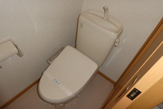 トイレ　シャワー付きトイレに変更