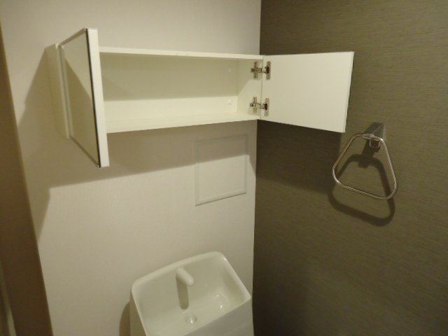 トイレ　トイレ収納