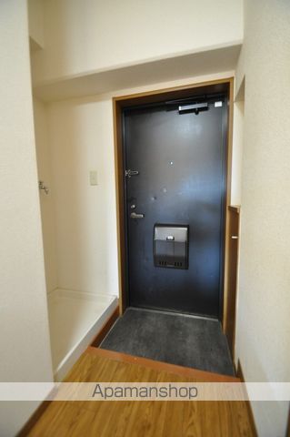 岡山電軌東山本線 西川緑道公園駅 徒歩16分 7階建 築29年の玄関写真