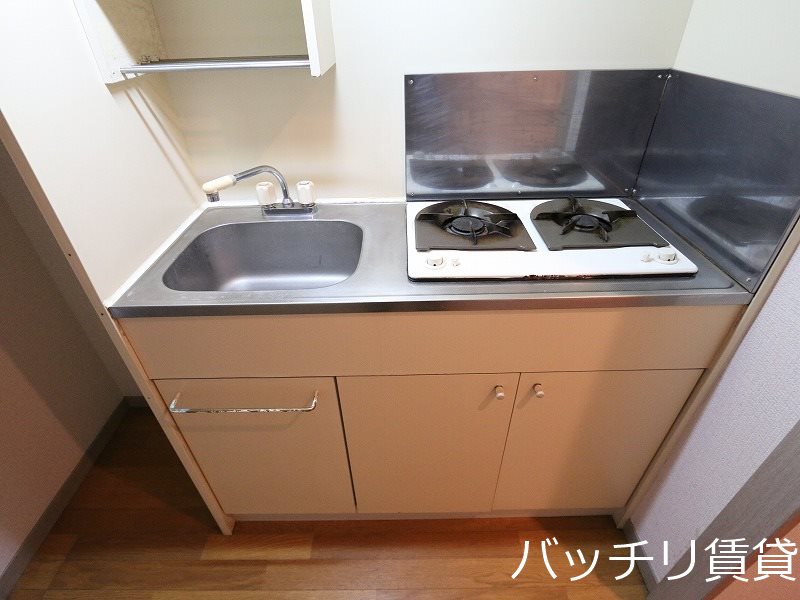 キッチン　＊画像は別部屋の為イメージ、現状優先致します