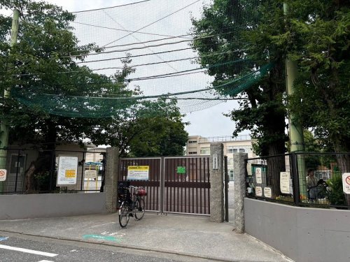 小学校　高井戸第３小学校（小学校）まで311m