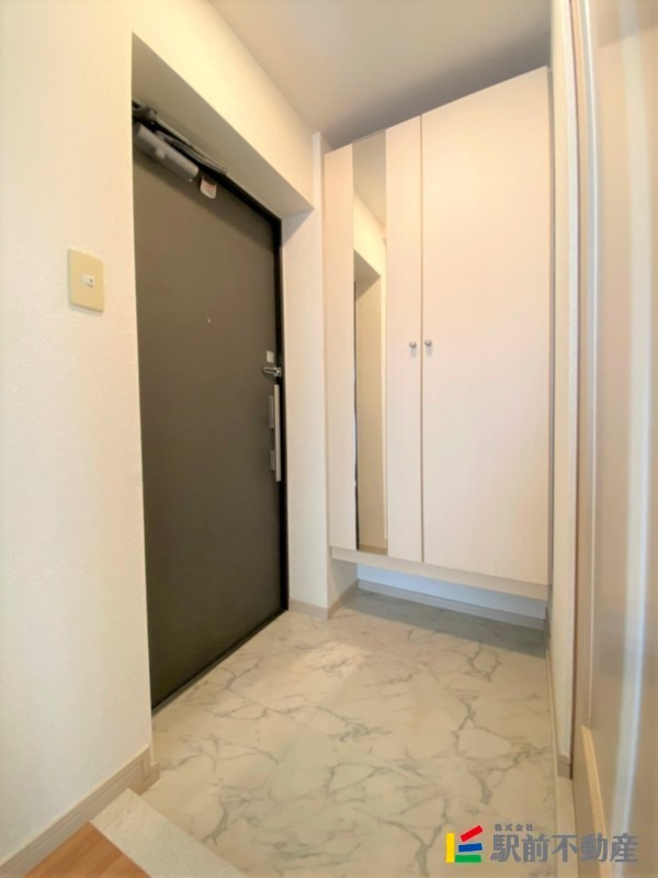 玄関　※同建物別部屋写真